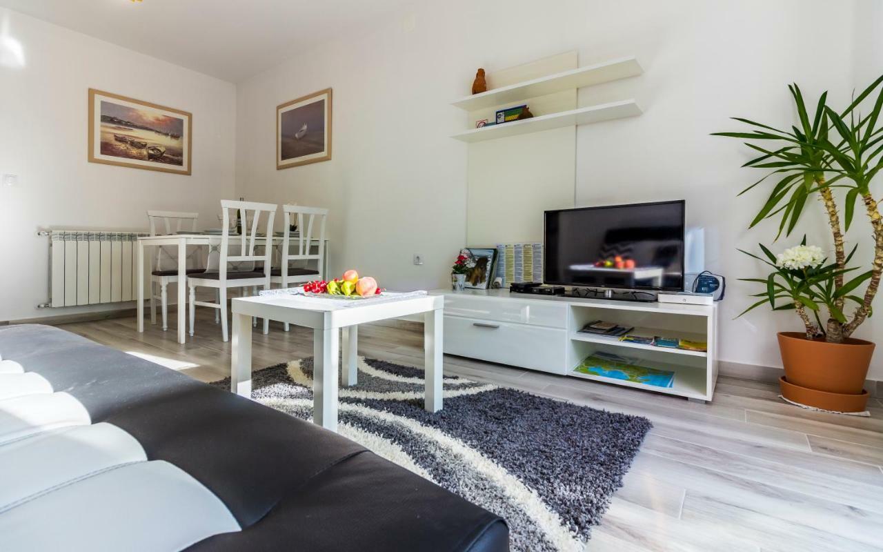 Apartment Mika Pula Eksteriør billede