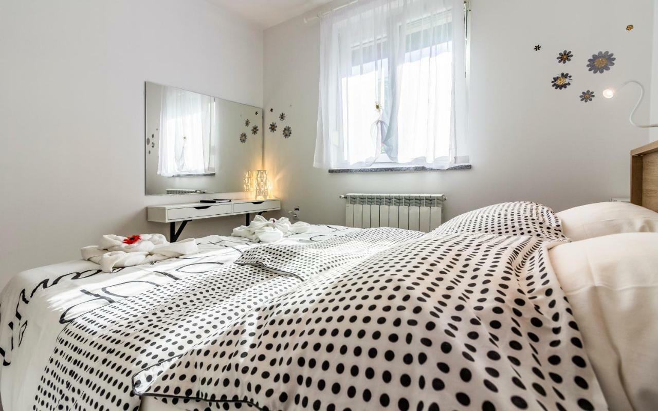 Apartment Mika Pula Eksteriør billede